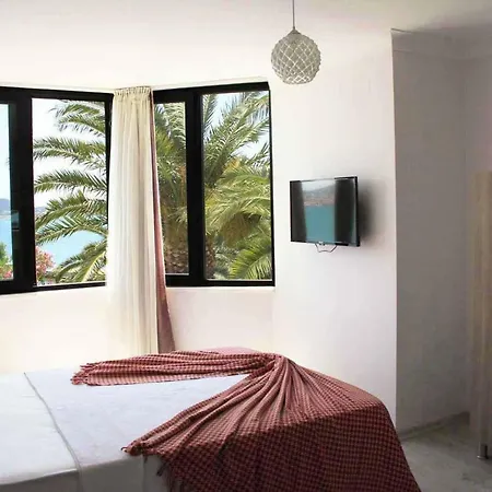 Cunda Sira فندق